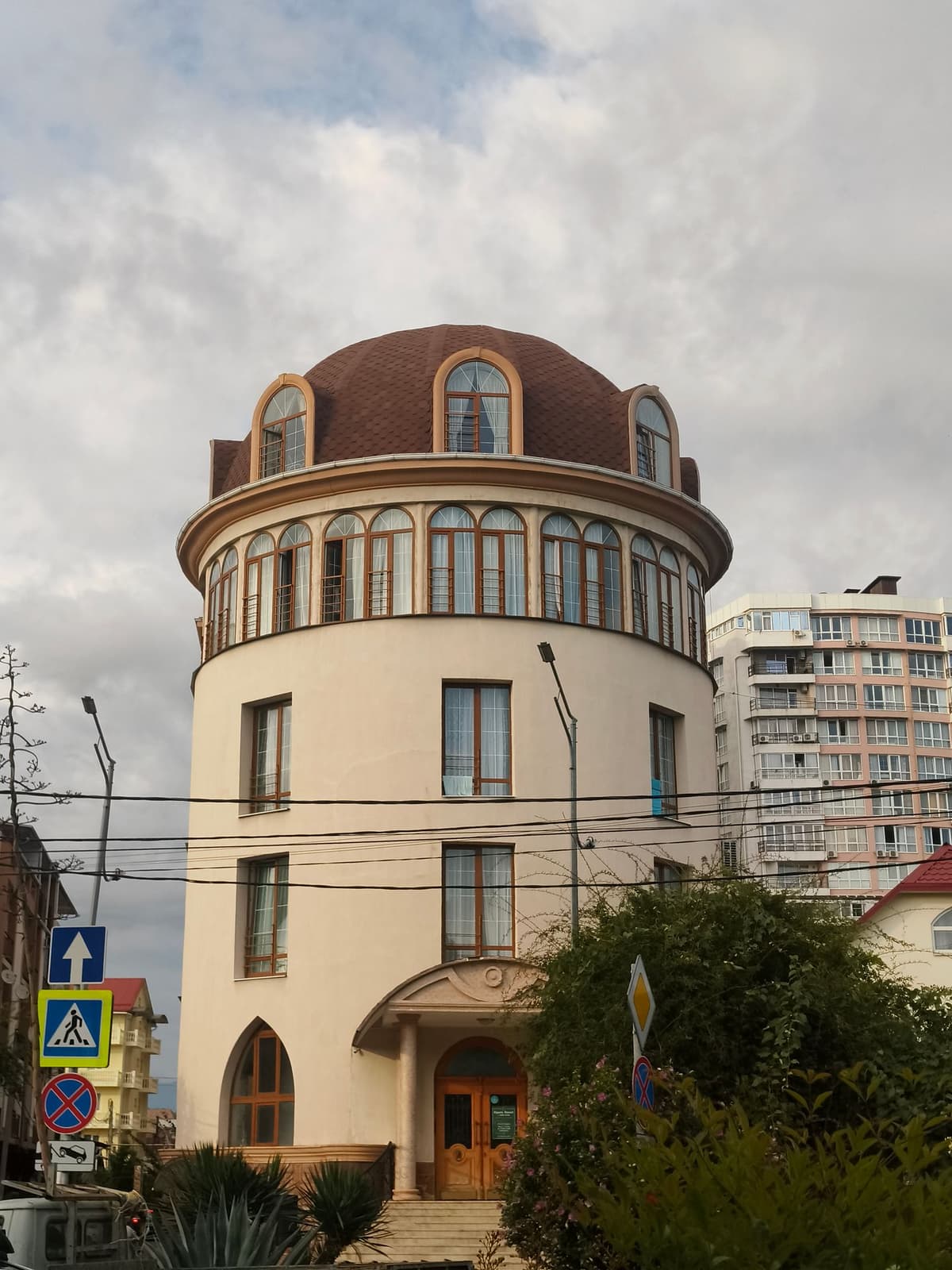 large_image_1787552955451.jpg